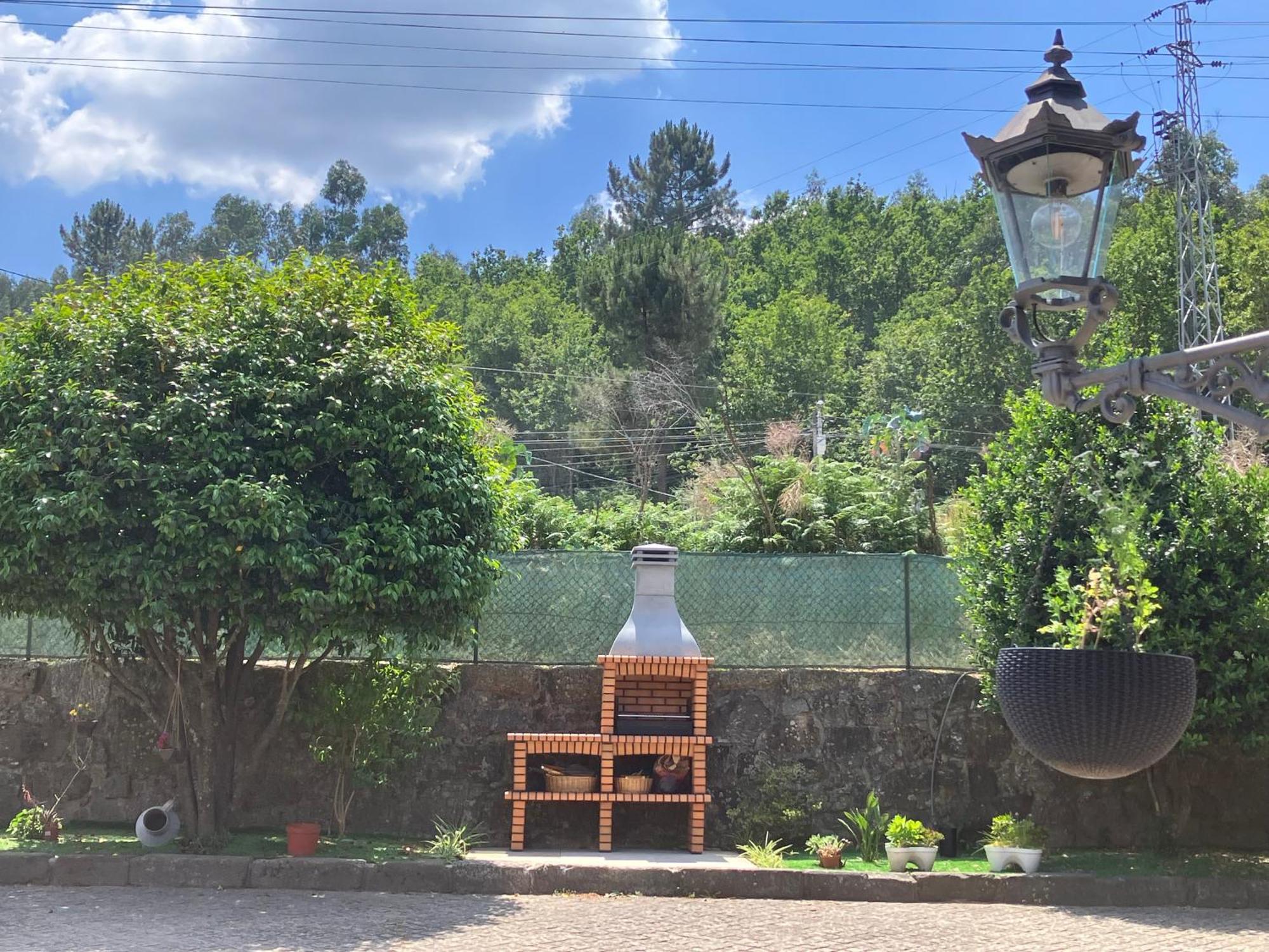 Bergui Guesthouse - Em Guimaraes Desde 2017 Exterior foto