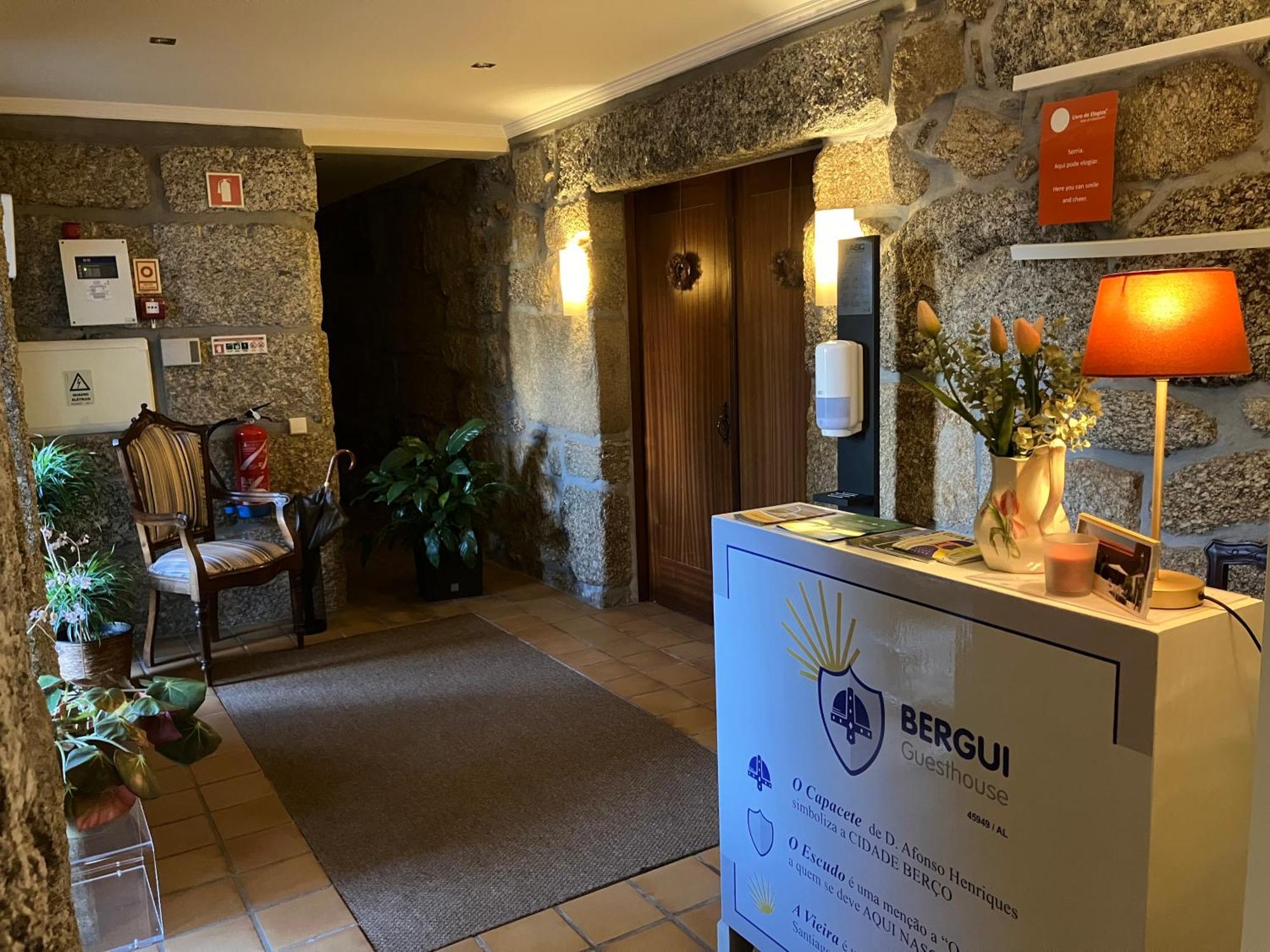 Bergui Guesthouse - Em Guimaraes Desde 2017 Exterior foto